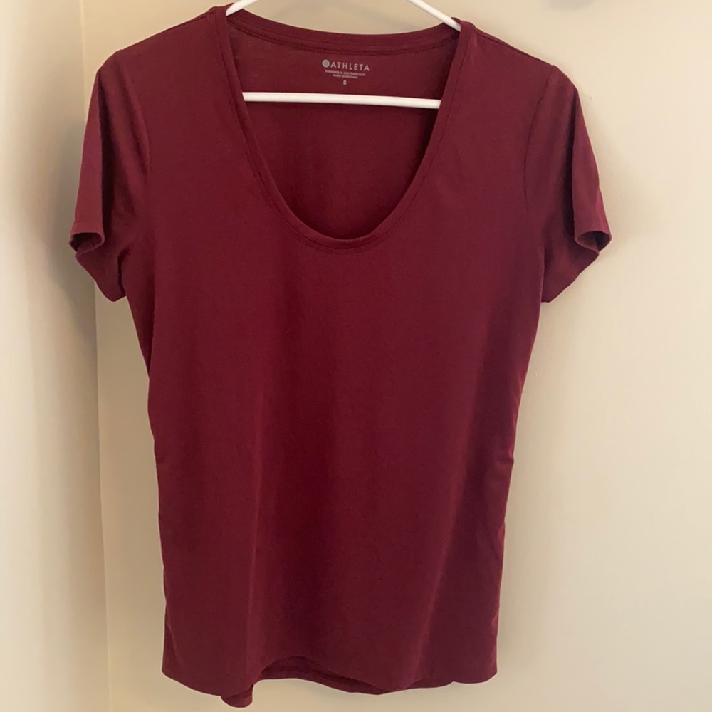 Set of two Athleta short sleeve tops in maroon and pink size small